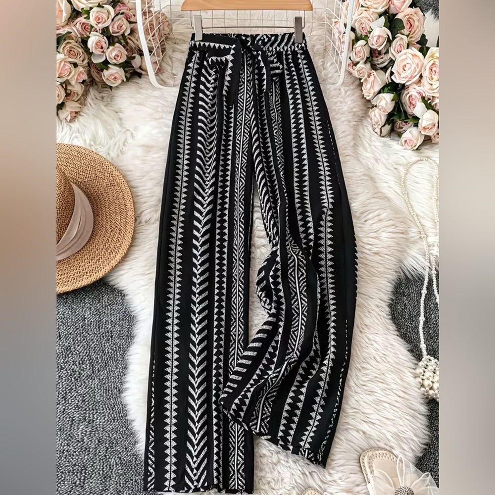 BPB225-14🖤🤍Edgy+EZ Black & White striped Patterned Wide Leg Pants perfect look!